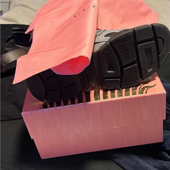 Gucci Flashtrek Reflective Gray
Sneakers - Picture 11 of 13